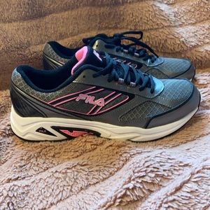 Brand new Women’s Fila sneakers